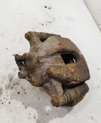 Toyota Auris 150 Front brake caliper