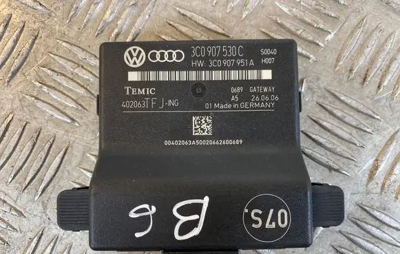 Volkswagen PASSAT B6 Gateway control module 3C0907530C 3C0907951A 402063