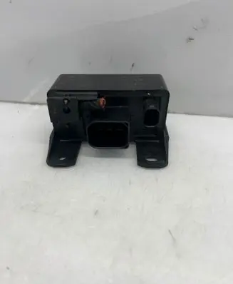Mercedes-Benz E W211 Glow plug pre-heat relay 0285454032