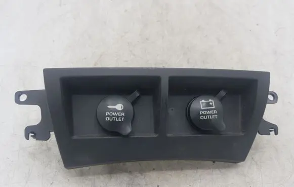 Chrysler Pacifica Cigarette lighter front TX0024A00XXX