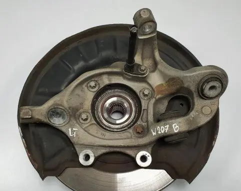 Mercedes-Benz E C207 W207 Rear wheel hub