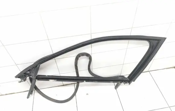 Audi A4 S4 B7 8E 8H Front door window/glass frame 8e0837629