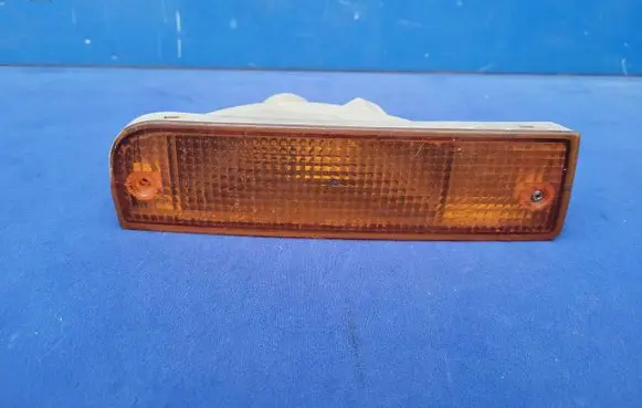 Toyota 4 Runner N180 Front indicator light 3551