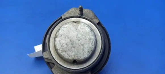 BMW 7 E65 E66 Engine mount bracket 686235 675609401