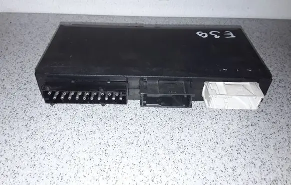 BMW 5 E39 Comfort/convenience module 65358366527 8366527