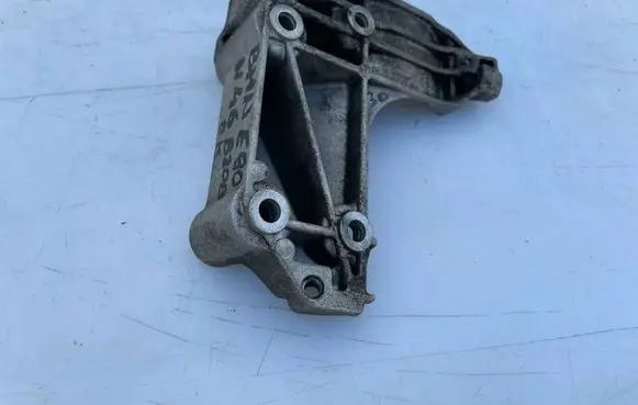 BMW 3 E90 E91 A/C compressor mount bracket 7505980 24168110
