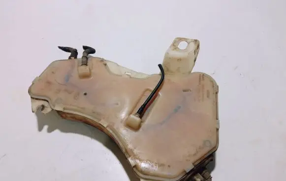 Citroen C5 AdBlue liquid reservoir 20012990100