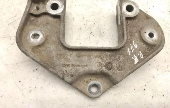 Audi A2 Engine mounting bracket 8Z0199565C