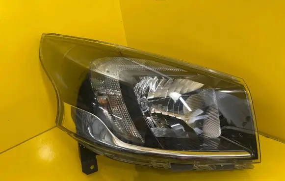 Renault Trafic III (X82) Headlight/headlamp 260100146R
