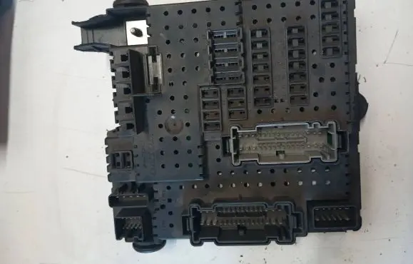 Volvo XC90 Fuse module 30786646 28080156 06W502