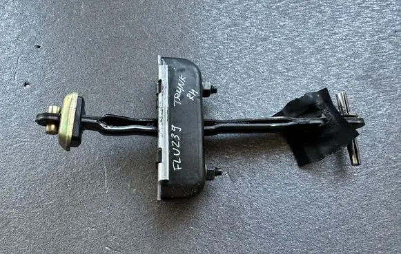 Nissan Patrol Y61 Loading door check strap stopper 90470VB000