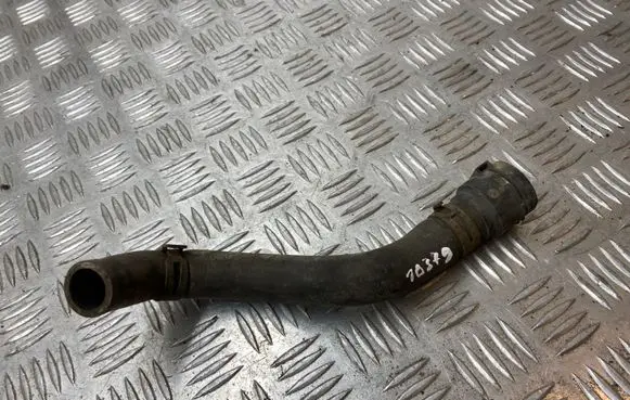 Volkswagen PASSAT B6 Engine coolant pipe/hose