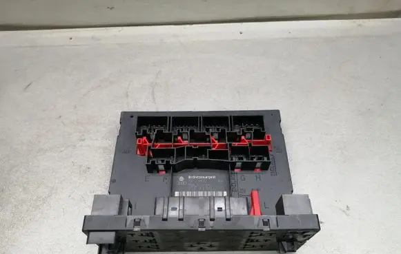 Volkswagen PASSAT B6 Comfort/convenience module 3C0937049E