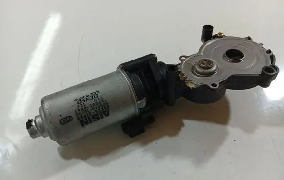Toyota Avensis T250 Seat adjustment motor 8582033020