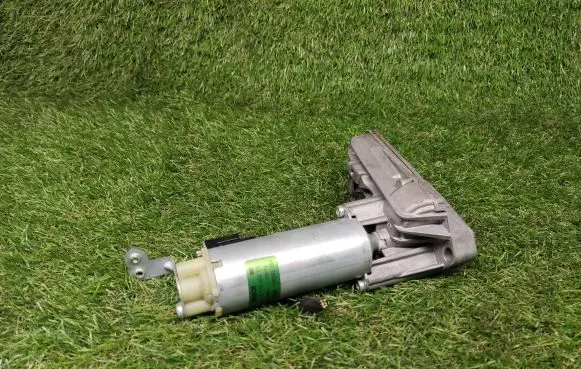 Audi A8 S8 D3 4E Seat adjustment motor 198392104 0130002530