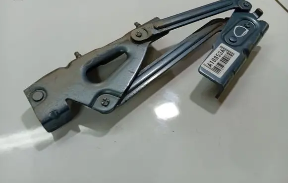 Peugeot 407 Tailgate/trunk/boot hinge