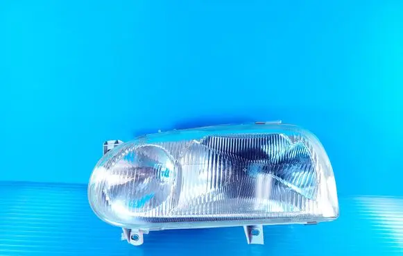 Volkswagen Golf III Headlight/headlamp 13917400R