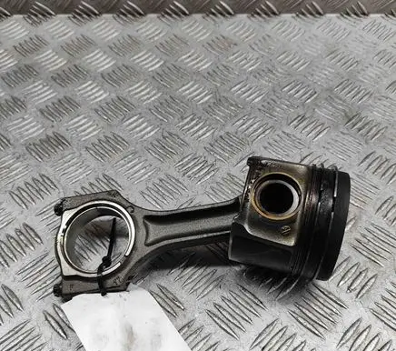 BMW 4 F32 F33 Piston 8473777 8519401