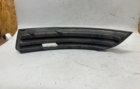 Volkswagen PASSAT B6 Front bumper lower grill 3C0853666