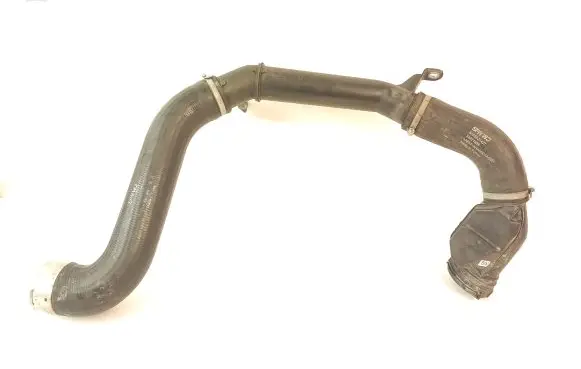 Volvo XC40 Intercooler hose/pipe 32224389