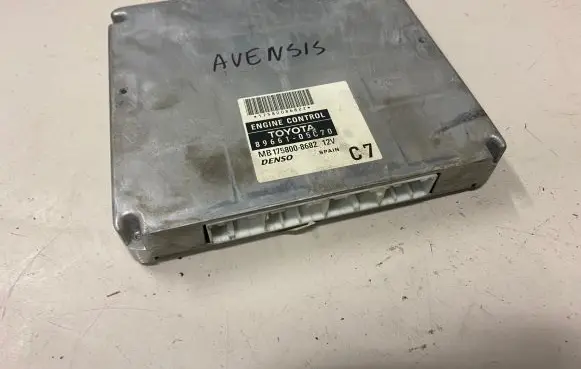 Toyota Avensis T250 Engine control unit/module 8966105C70 17580086822 MB1758008682