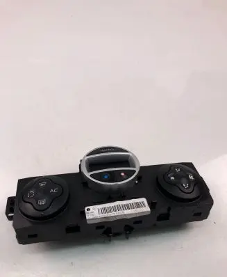 Renault Clio IV Interior fan control switch 69340020