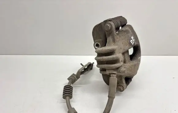 Peugeot 3008 I Front brake caliper 