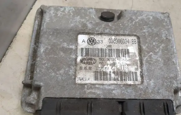 Volkswagen Golf V Engine control unit/module 036906034BB 10M33185A 6160054104