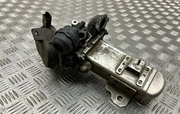 Ford Kuga II EGR valve cooler V29004027