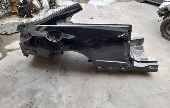 Mercedes-Benz E C207 W207 Body 2076302601 2076300460 2128300242