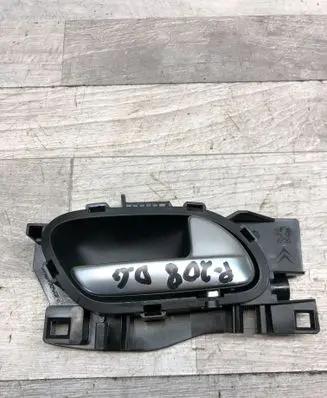 Peugeot 208 Rear door interior handle 96555516