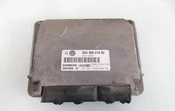 Volkswagen Golf IV Engine control unit/module 5WP485807 06A906019F