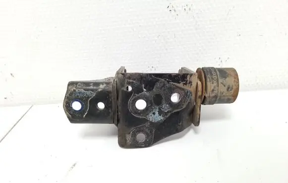Toyota Yaris Engine mount bracket 123250N040 123510N040