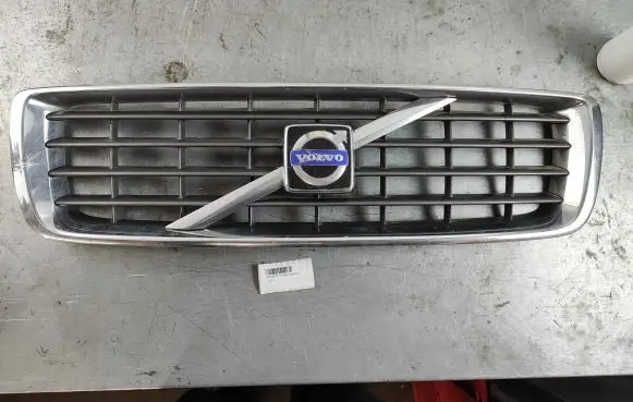 Volvo S80 Front bumper upper radiator grill 30764070