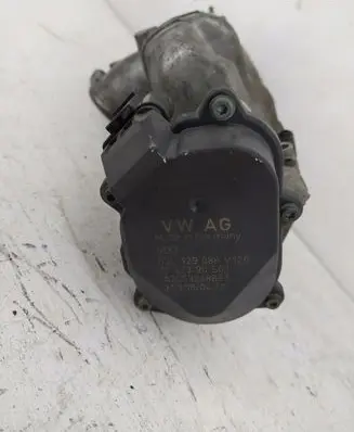 Volkswagen PASSAT B7 Intake manifold 03L129711E