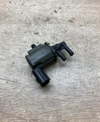 Mazda 626 Vacuum valve K5T48075