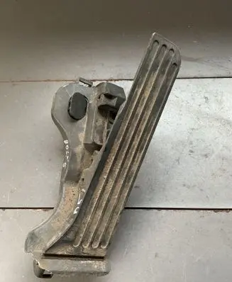 Volkswagen Golf V Accelerator throttle pedal 1K1721503L 6PV00860000