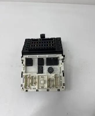 Renault Megane I Fuse module 7703297786J