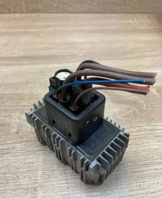 Opel Vectra C Glow plug pre-heat relay 09132691 51299008