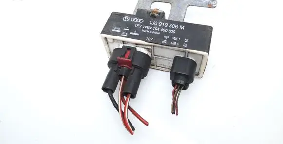 Volkswagen Polo V 6R Coolant fan relay 1J0919506M