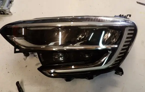 Renault Megane IV Headlight/headlamp 260604081R