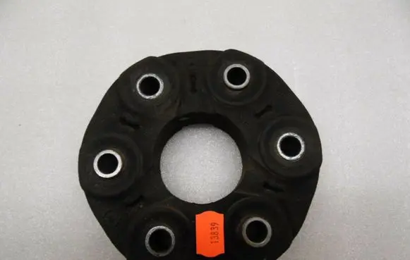 Mercedes-Benz SLK R171 Rear prop shaft donut coupling/joint 2114110115 A2114110115