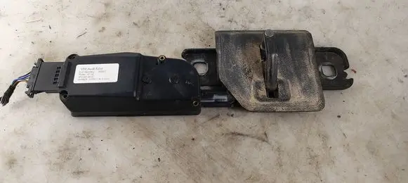 Skoda Octavia Mk3 (5E) Tailgate/trunk/boot lift motor 4F9827383E