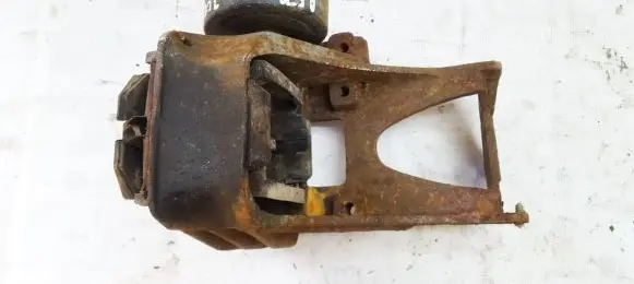 Engine mount bracket