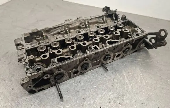 Peugeot 3008 I Engine head 9684504780
