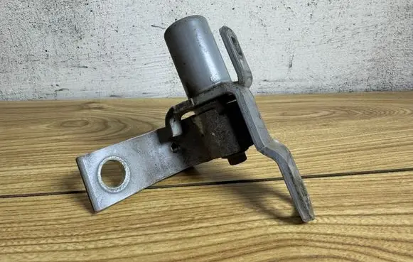 Ford S-MAX Front door lower hinge 