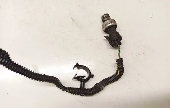 Opel Insignia B Air conditioning (A/C) pressure sensor 13587668