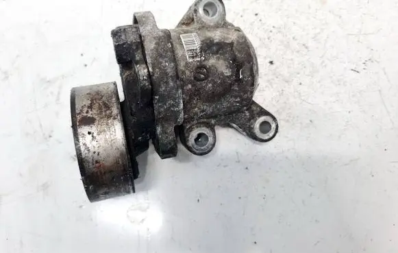 Mitsubishi ASX Generator/alternator belt tensioner