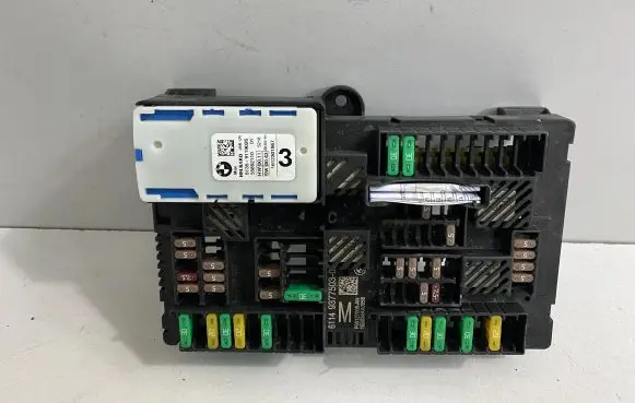 BMW 5 G30 G31 Fuse module 9377503