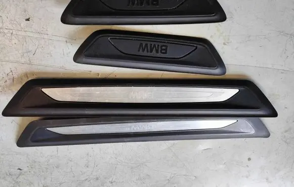 BMW X1 F48 F49 Foot area side trim